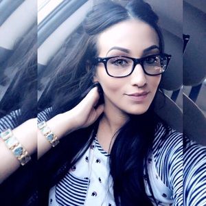 Meet your Posher, Alyssandra